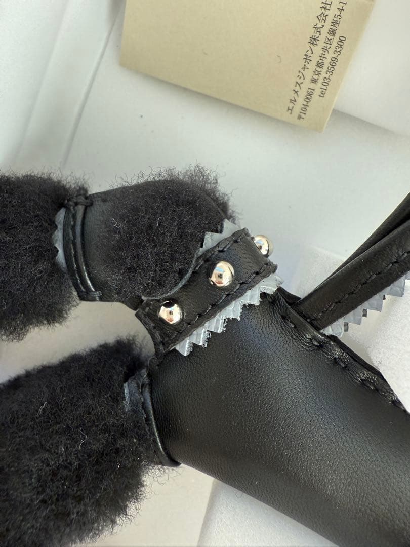 本物保証エルメスバディチャーム 首輪付きクロ×グリパンタン【2025年春夏新色】