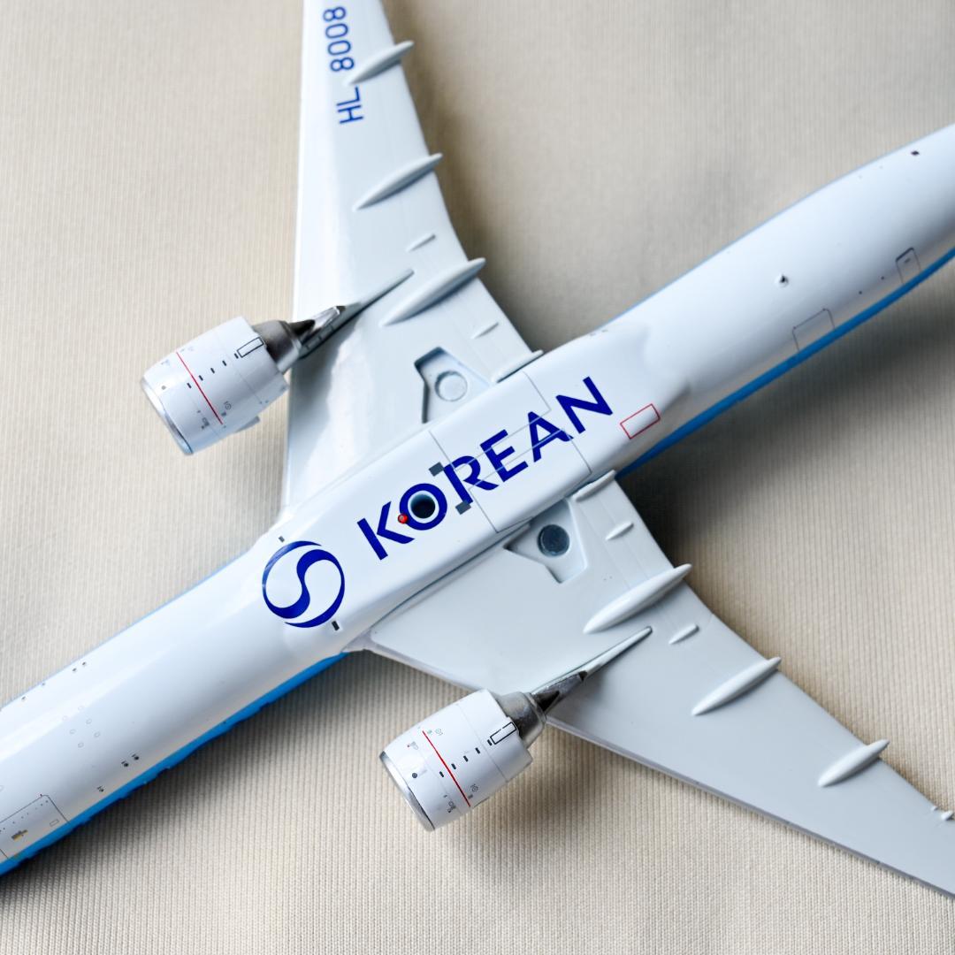 ★猫好きマー君様★大韓航空 B777-300ER 新塗装 ギア着脱可 1/400