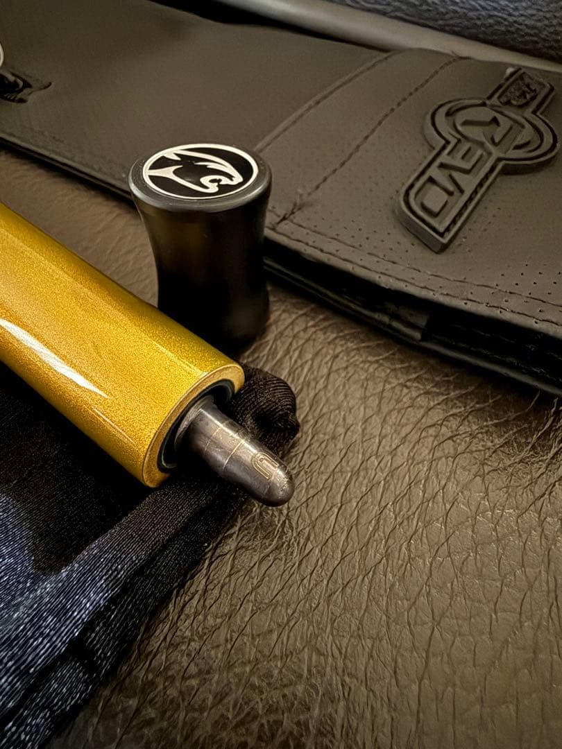 ビリヤード PREDATOR BK RUSH GOLD NW