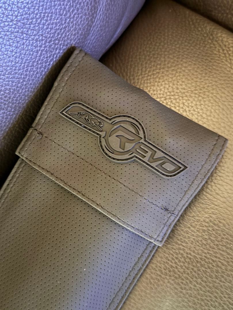 ビリヤード PREDATOR BK RUSH GOLD NW