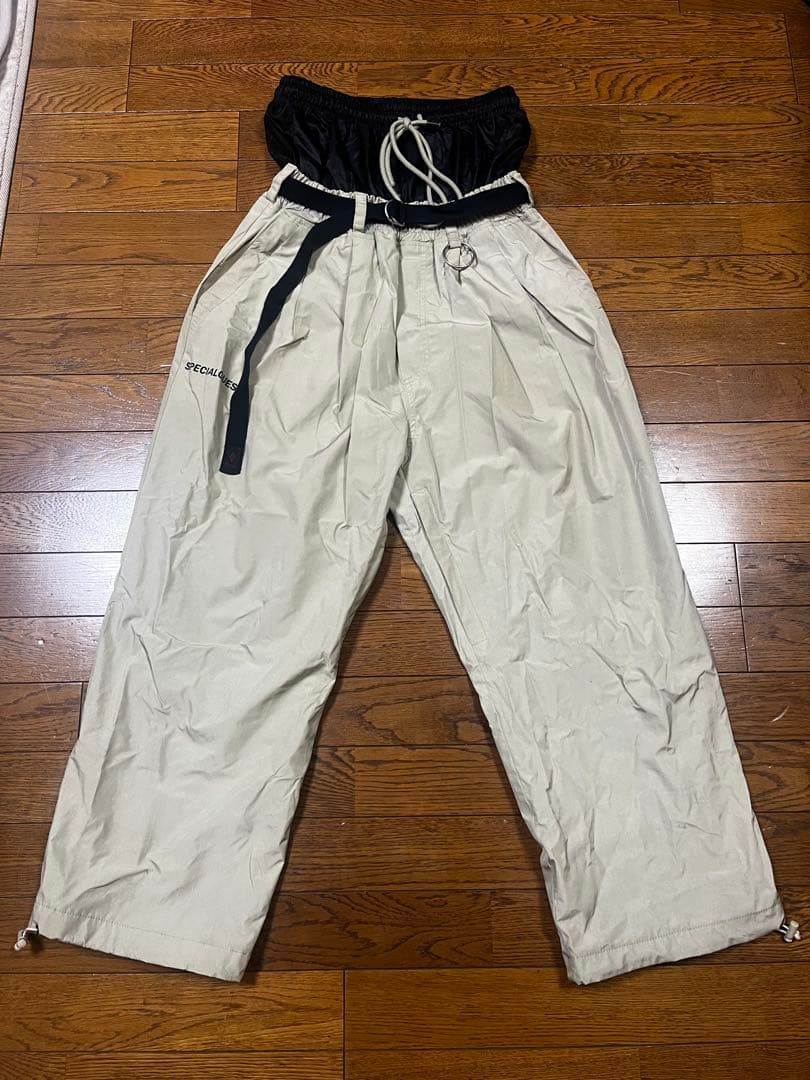 “値下げしました‼︎”SPECIAL GUEST スノーボードウェア M ［下］