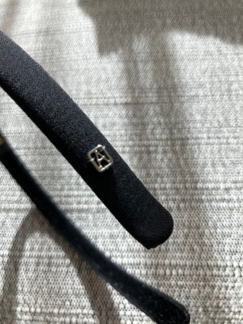 アレクサンドルドゥパリ　サテン　カチューシャ　黒