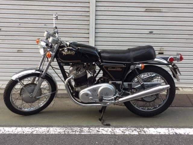フロント フェンダー　ノートン コマンド　norton commando