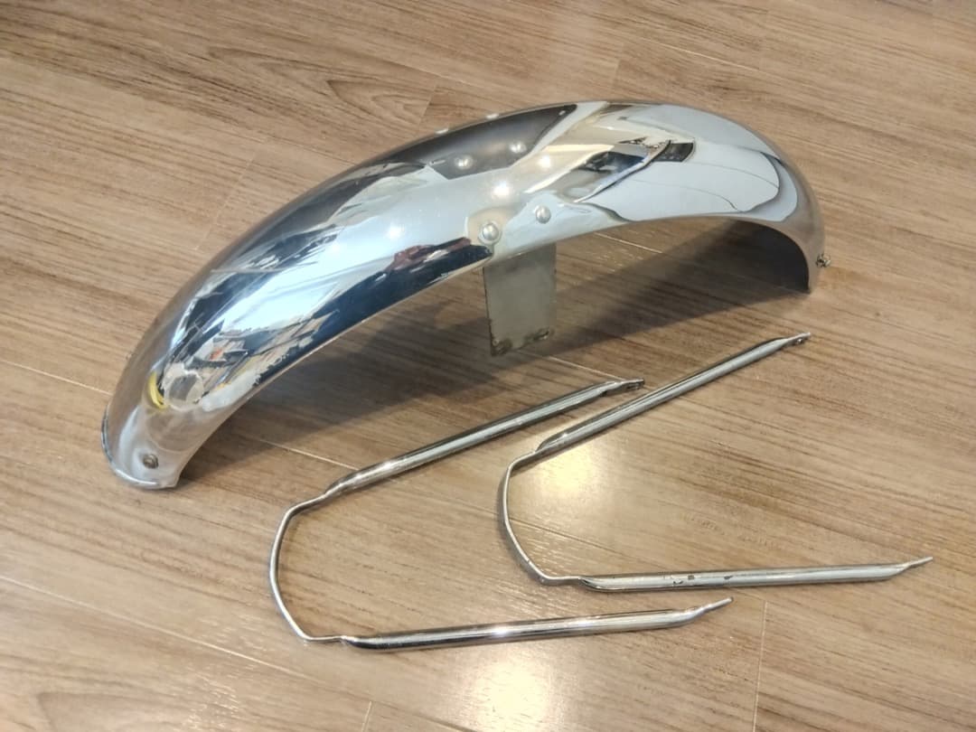 フロント フェンダー　ノートン コマンド　norton commando