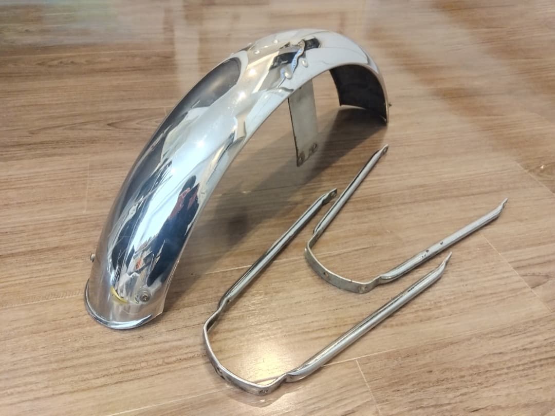 フロント フェンダー　ノートン コマンド　norton commando