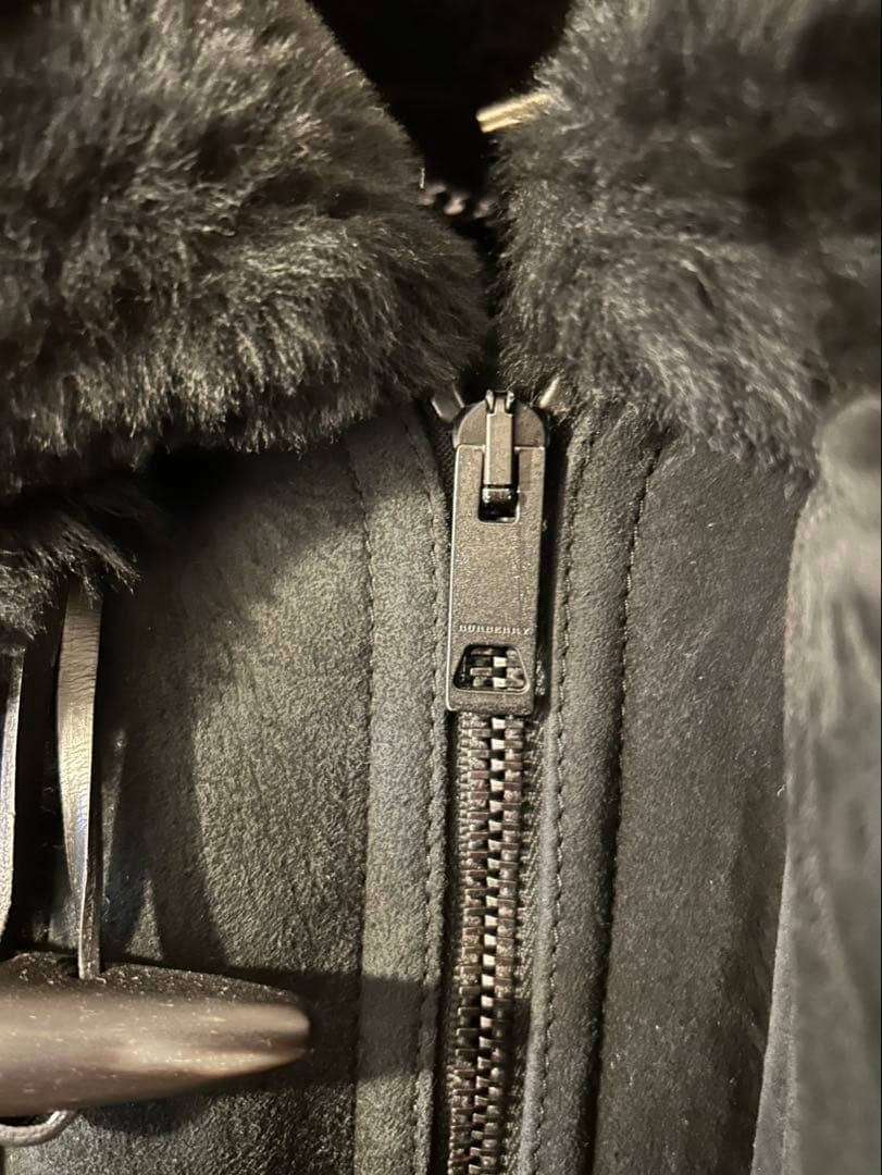 BURBERRYバーバリー　ダークグレー ムートンダッフルコート イタリア製