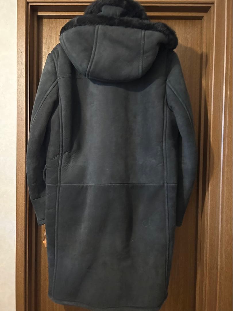 BURBERRYバーバリー　ダークグレー ムートンダッフルコート イタリア製