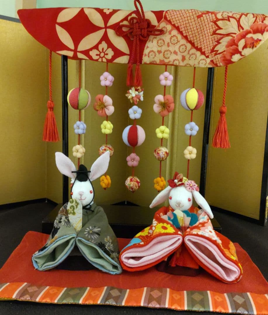 ちりめん細工 雛人形と吊るし飾り(吊るし台付）