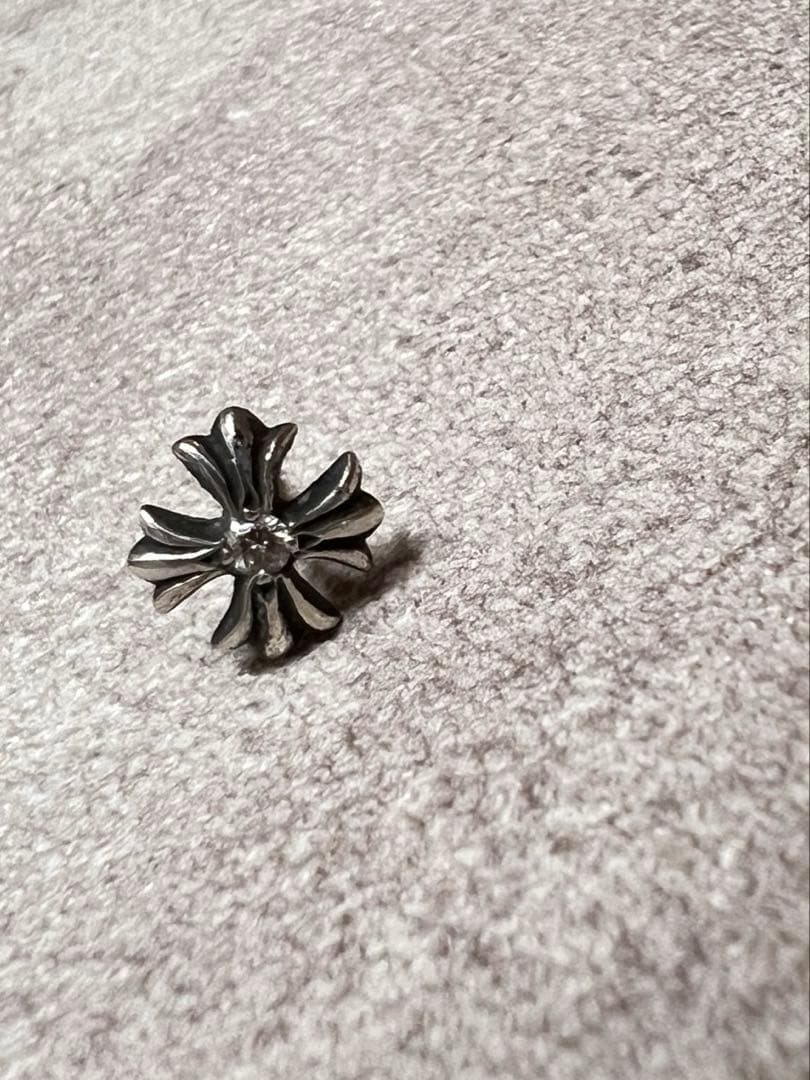 クロムハーツ ピアス CHプラス スタッド シルバー ピアス + ダイヤモン