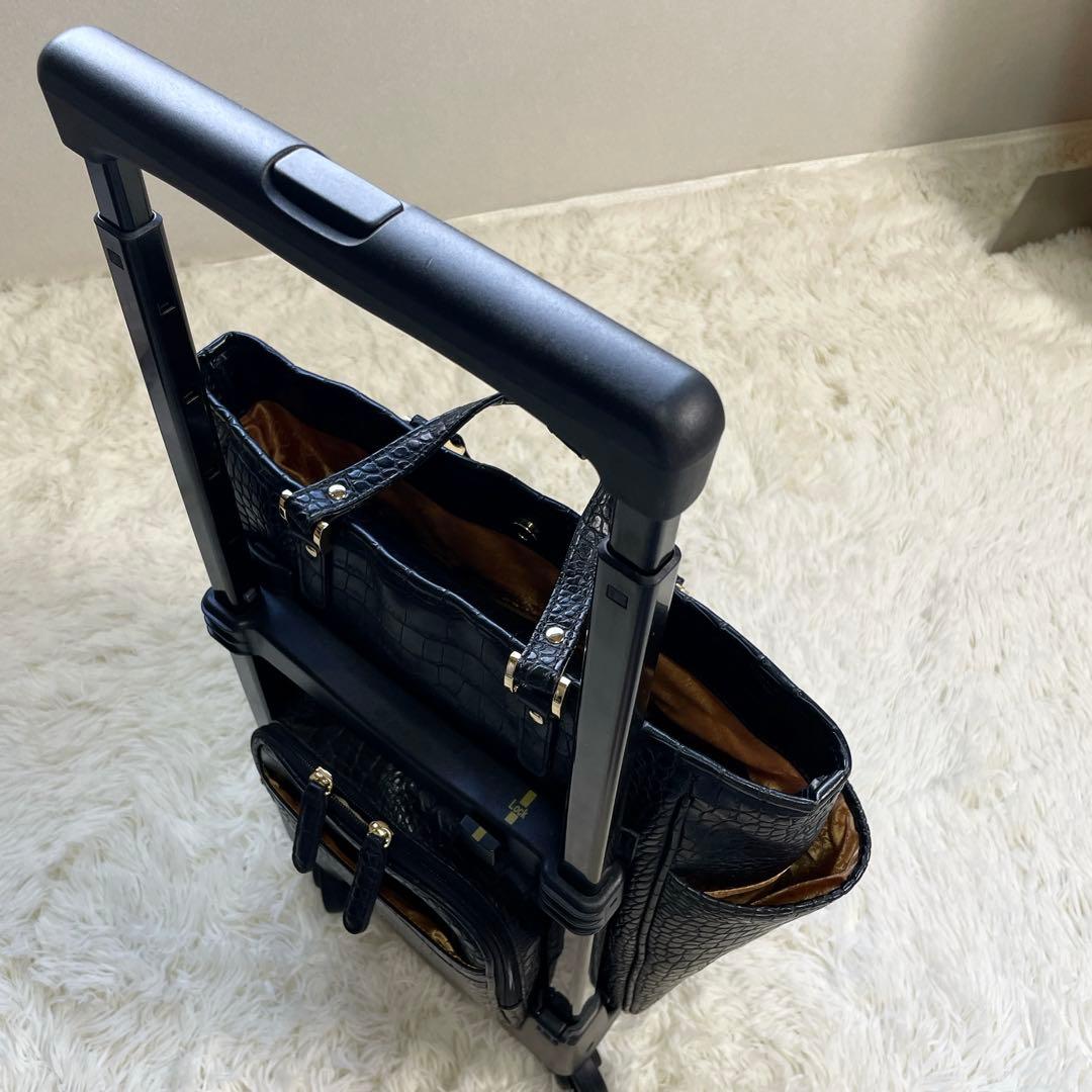 極美品　近沢レース　コラボ　スワニー　2way キャリーバッグ　クロコ型押し　黒