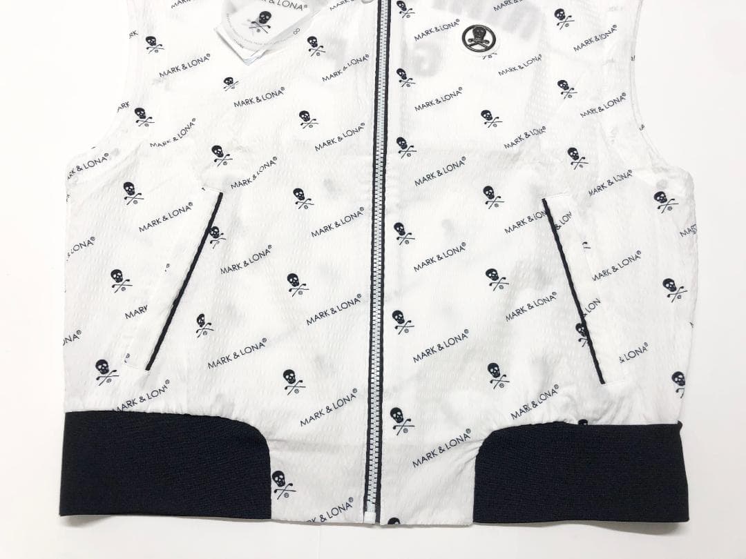 ○★新品未使用　MARK&LONA（マークアンドロナ）　ベスト　38　ホワイト