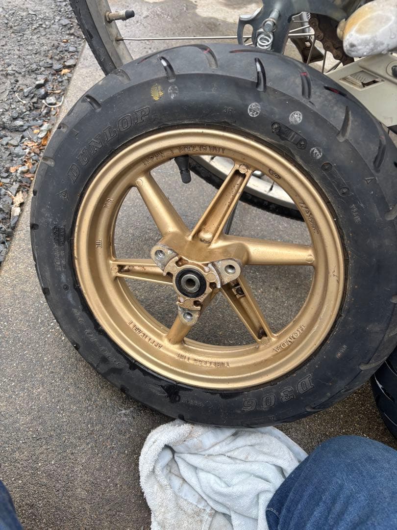 ホンダ AF35 ライブディオZX 純正前後ホイール タイヤ付き 金ホイール