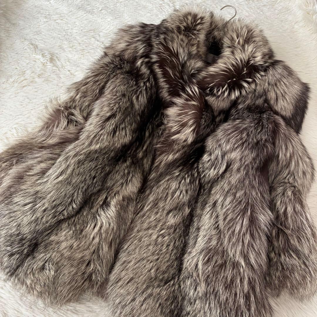 割引済み⭐︎最高級クラス　SAGA FOX  ファーコート　毛皮　11号