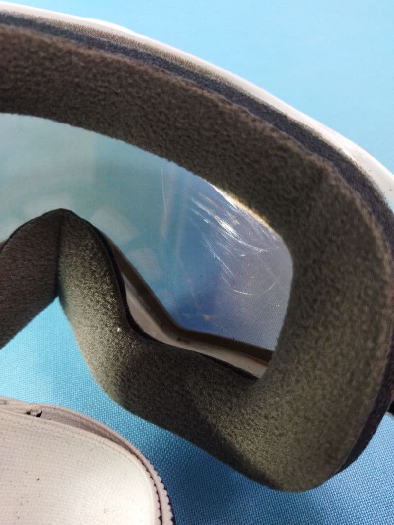 オークリー　Oakley ゴーグル ミラー加工 ホワイト収納袋付き