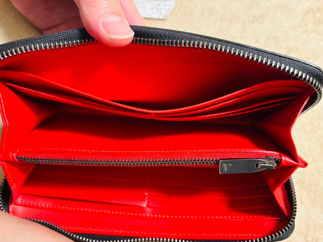 ルブタン　財布