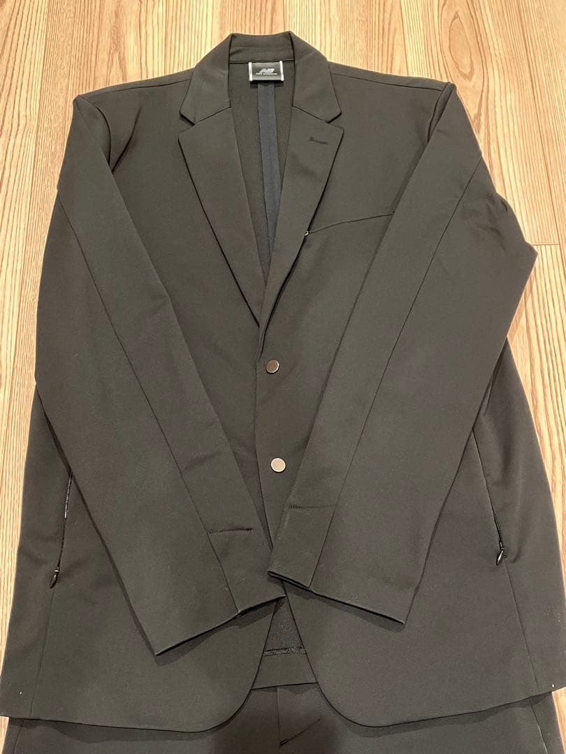 Newbalance MET24 セットアップ 黒　M ジャケット　パンツ