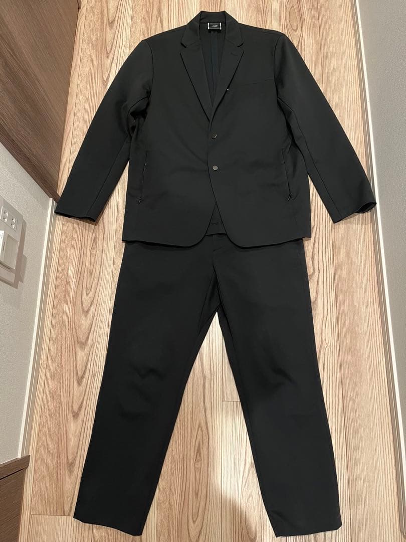 Newbalance MET24 セットアップ 黒　M ジャケット　パンツ