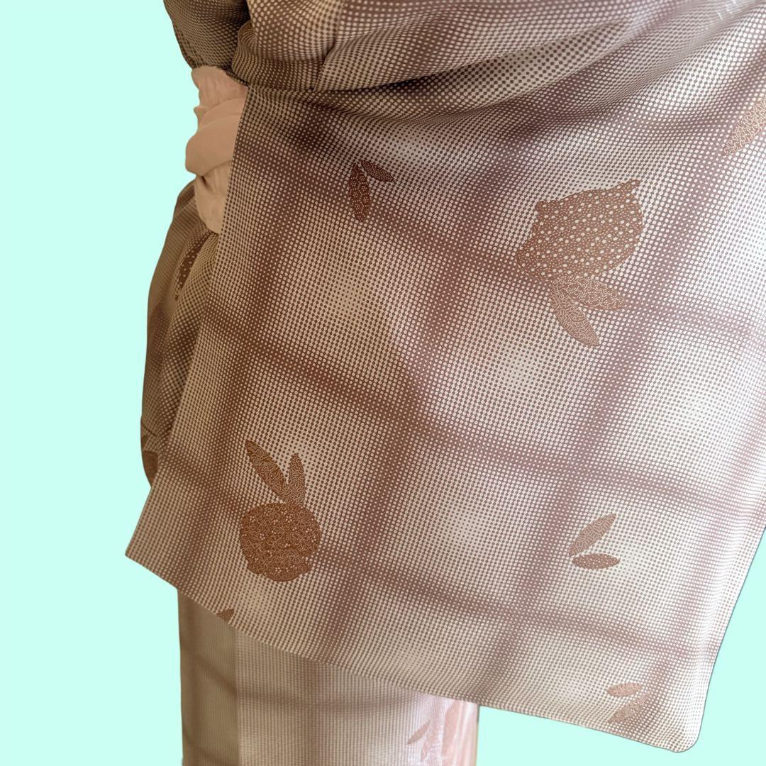 裄70 　身丈174 　身幅ゆったり　　　上質な小紋　パールトーン加工