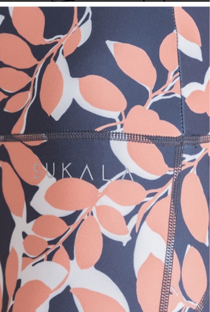 LAVA SUKALAリントスル　リーフバイカラーブラトップ・レギンスセット