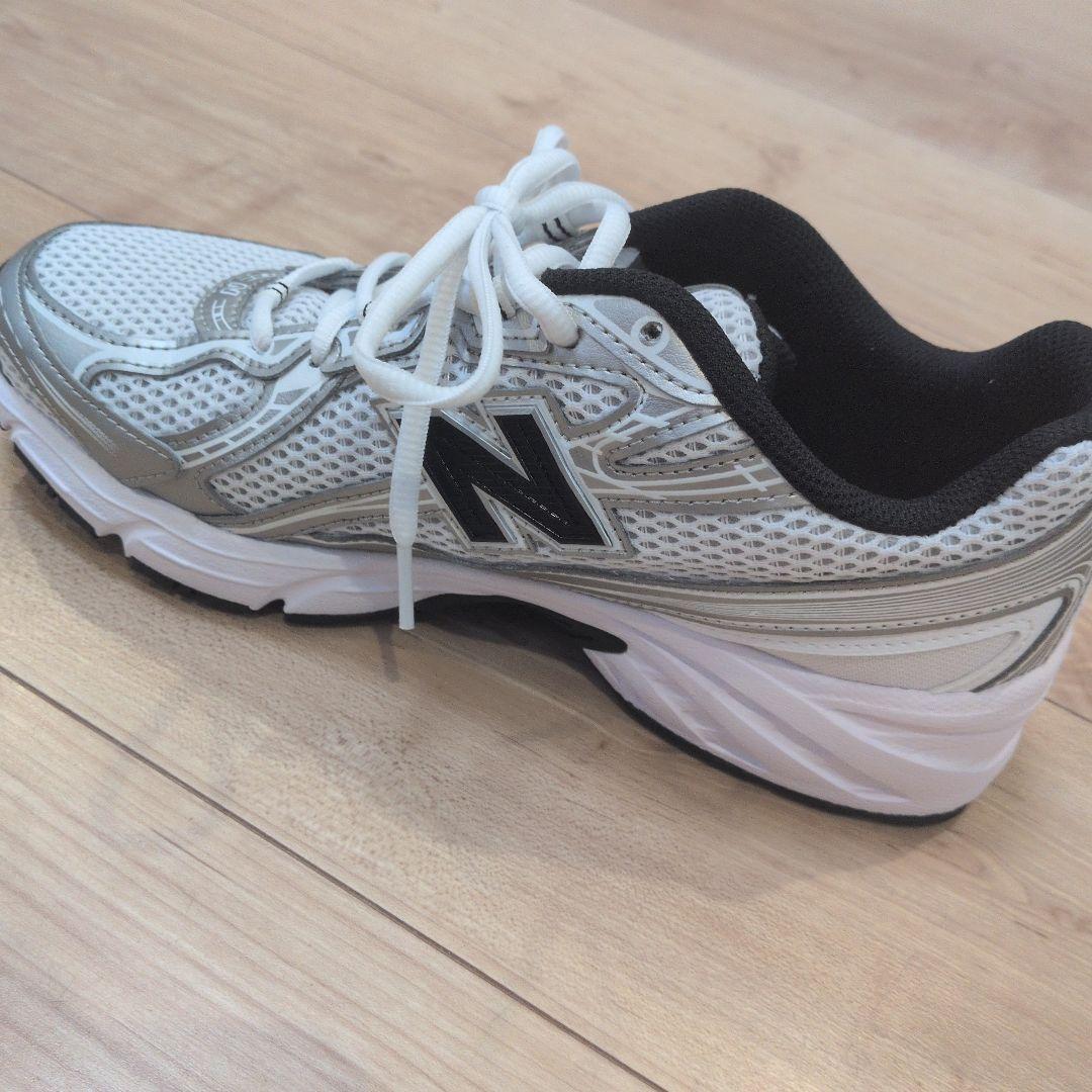 新春価格　New Balance 740 スニーカー シルバー/ホワイト