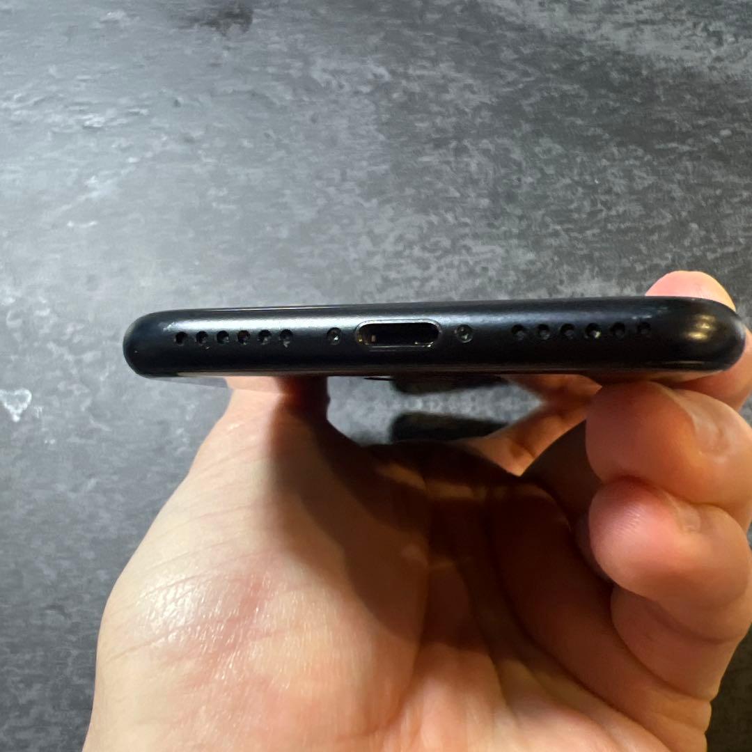 iPhone SE第二世代　ブラック　バッテリー最大容量81% 中古iPhone