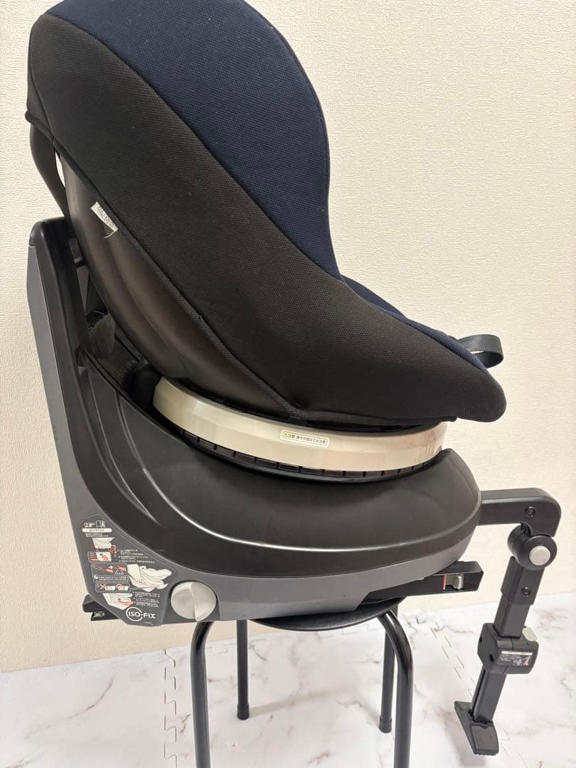 美品　ネセルターンリミテッドISOFIX 回転式　チャイルドシート　紺色