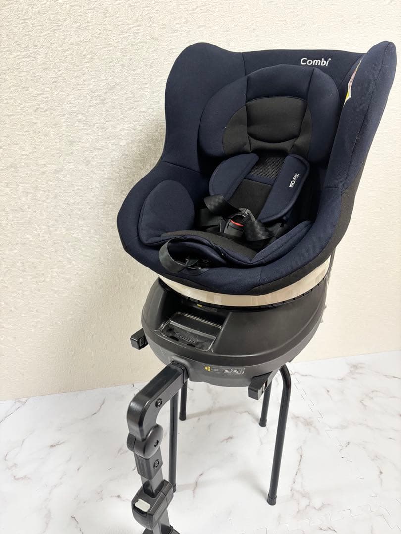 美品　ネセルターンリミテッドISOFIX 回転式　チャイルドシート　紺色
