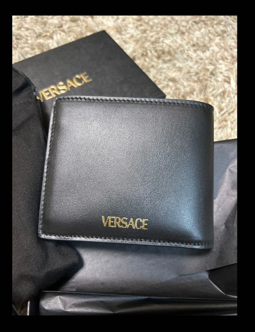 【新品未使用❣️】VERSACE ブラックレザー 二つ折り財布