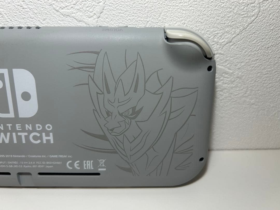 Nintendo Switch Lite ソード&シールドver