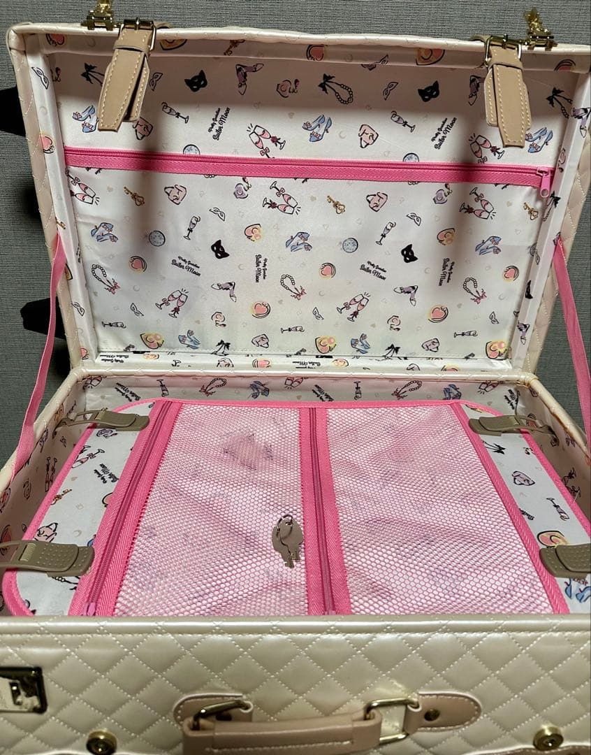 【訳あり】USJコラボセーラームーンキャリーケース