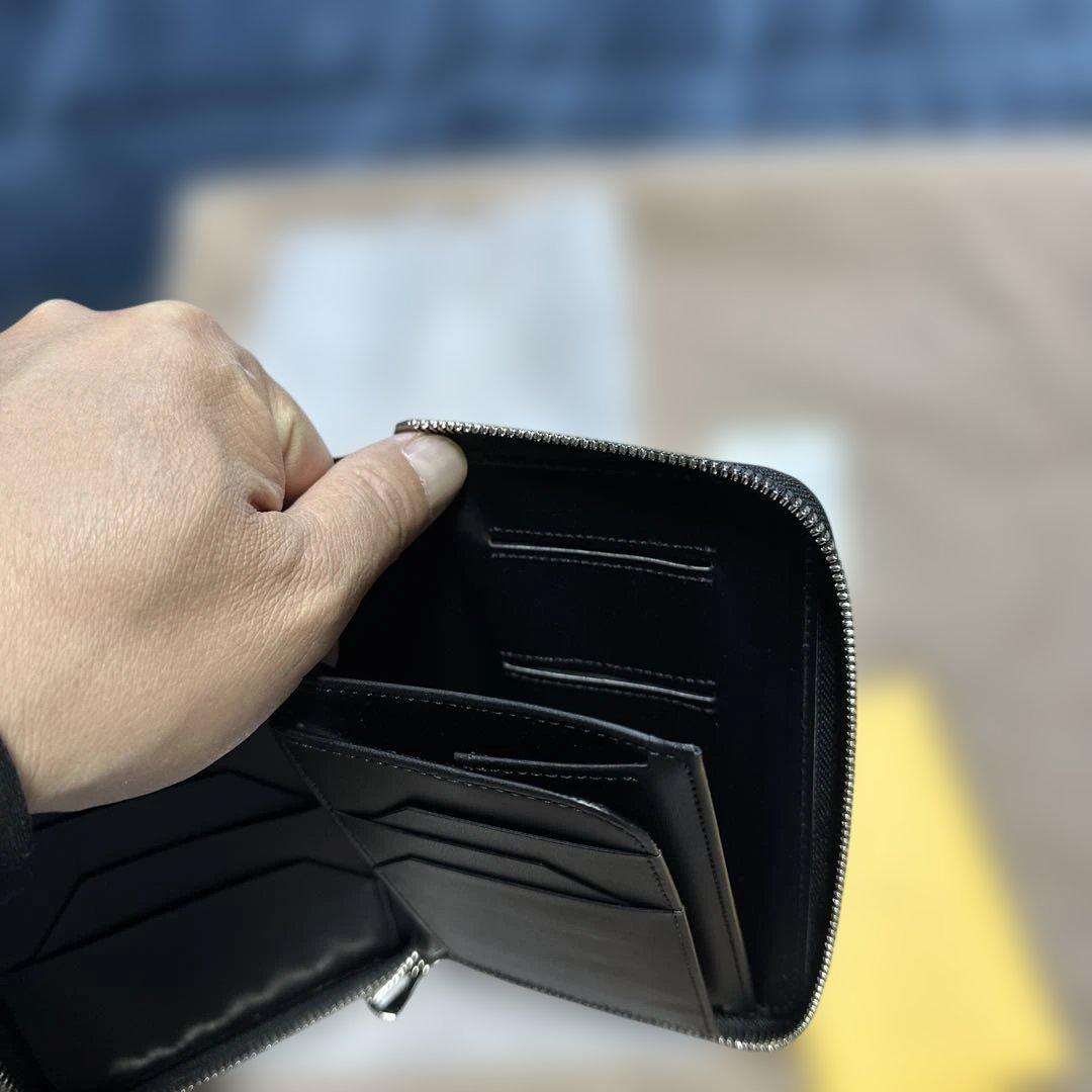 ITTI ブラック ブライドルレザー ミドルラウンドファスナー　ウォレット