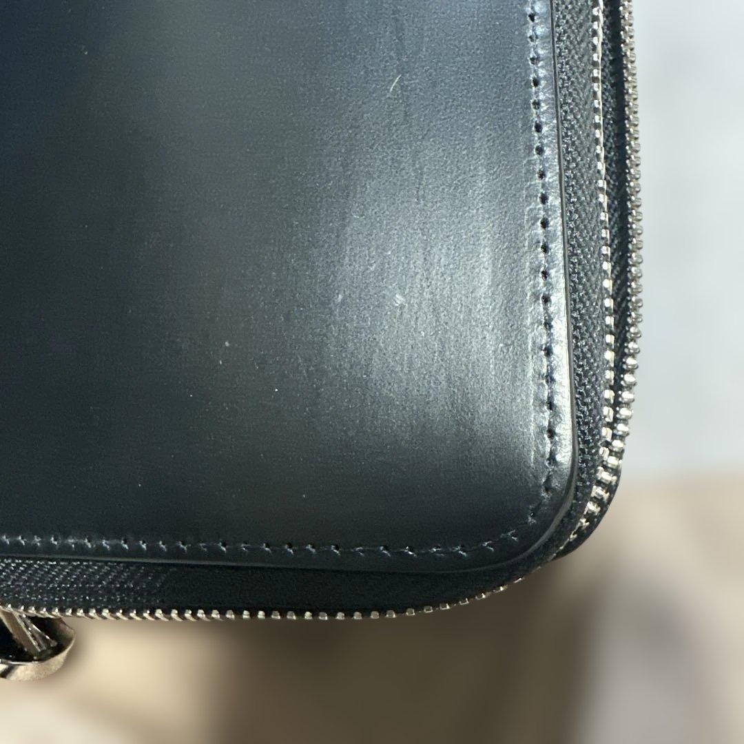 ITTI ブラック ブライドルレザー ミドルラウンドファスナー　ウォレット