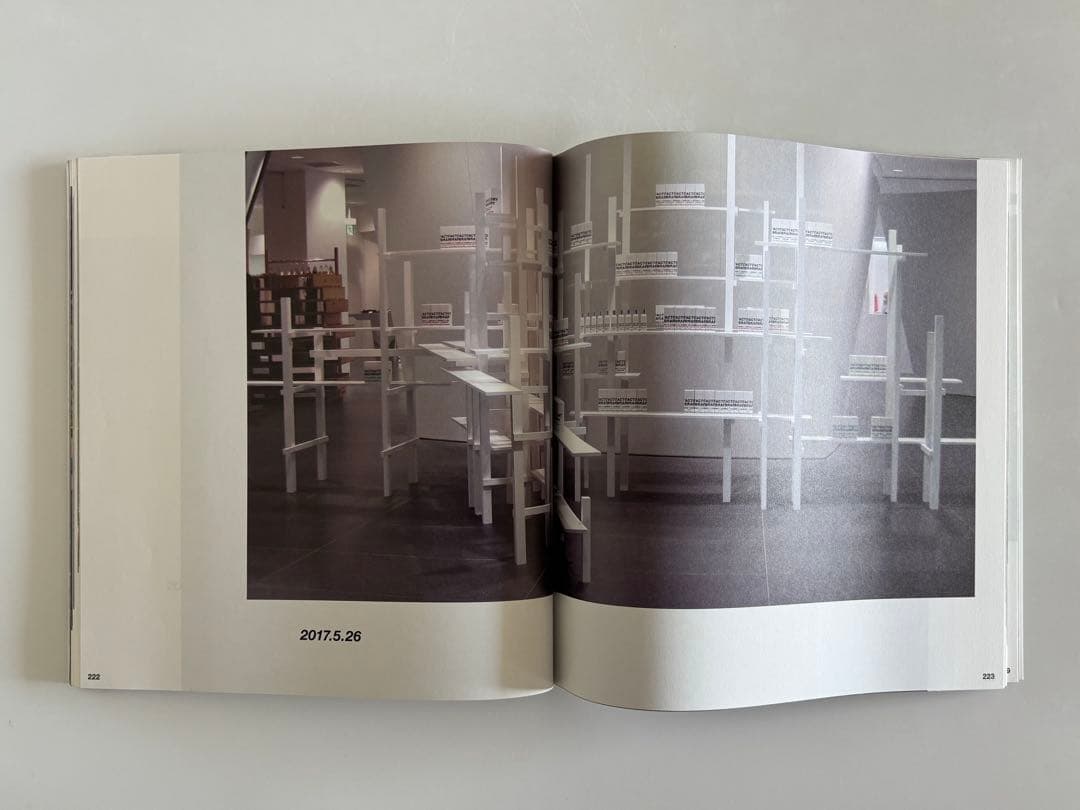 COMME des GARÇONS コムデギャルソン 青山店 限定品　記念写真集