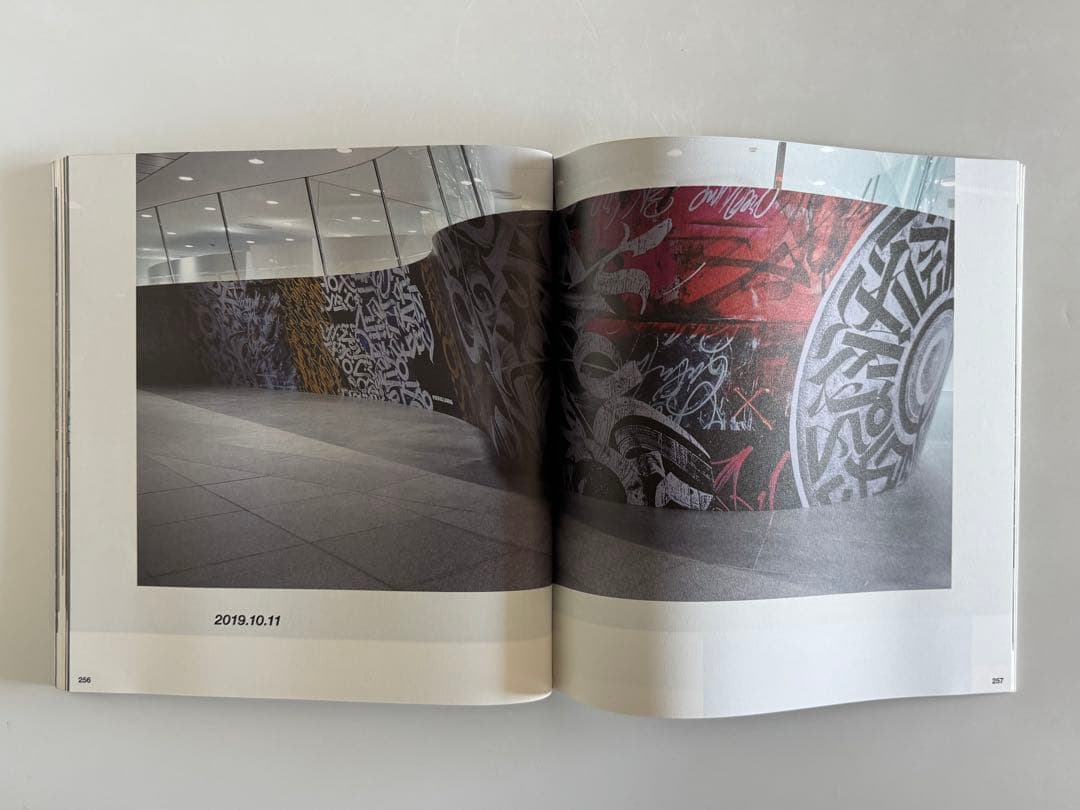 COMME des GARÇONS コムデギャルソン 青山店 限定品　記念写真集