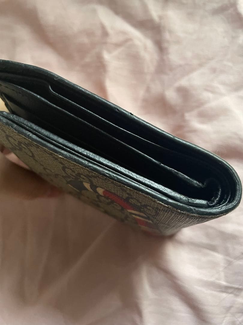 最終値下げGUCCI 二つ折り財布 蛇デザイン