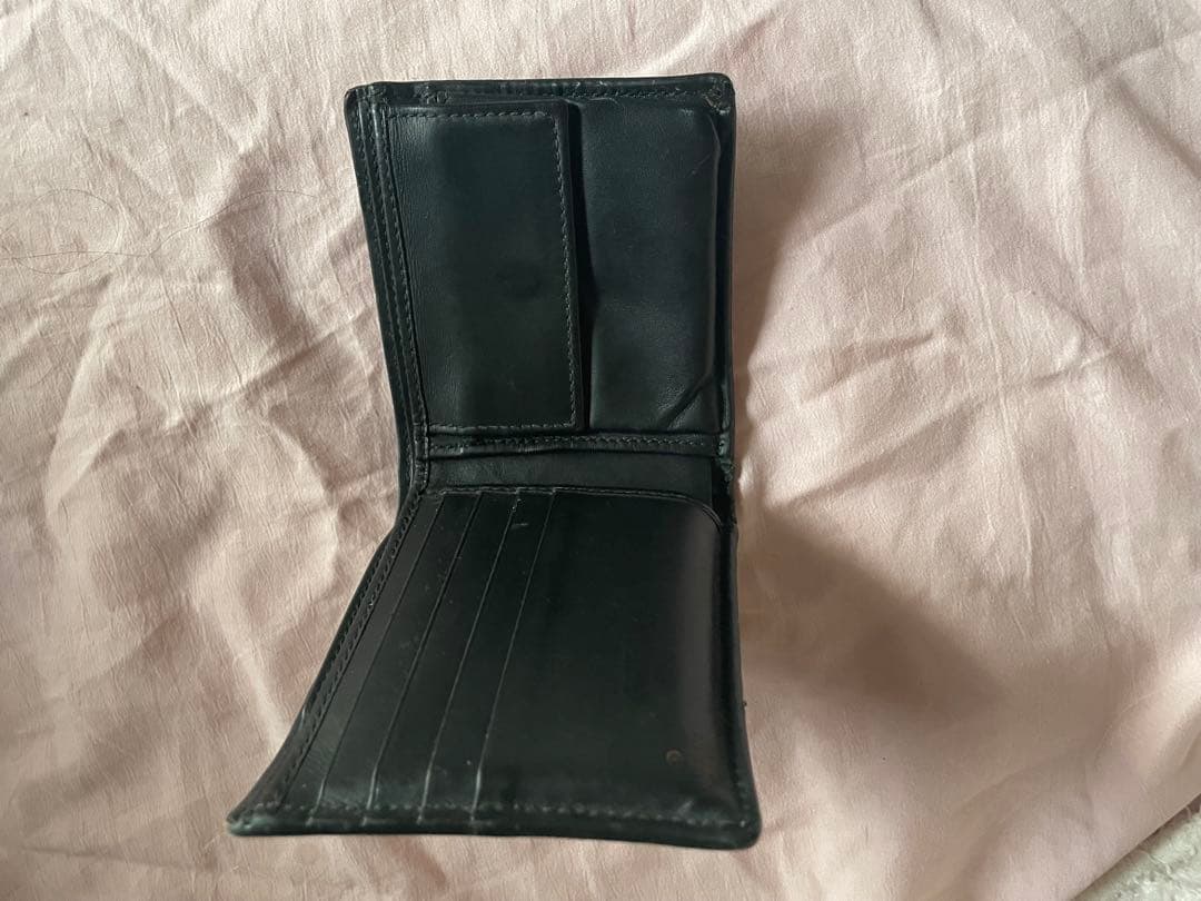 最終値下げGUCCI 二つ折り財布 蛇デザイン