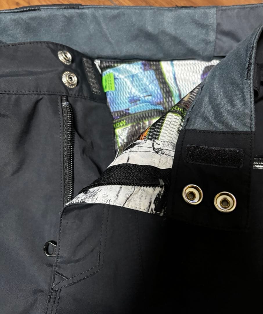 ボルコム　ゴアテックス　スノーボード　パンツ　Mサイズ