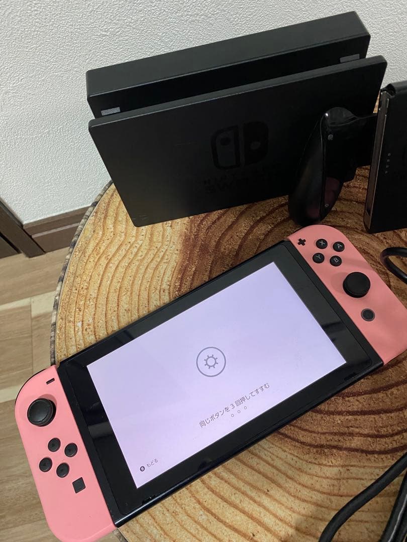 Nintendo Switch ニンテンドースイッチ本体　PNK 箱無し