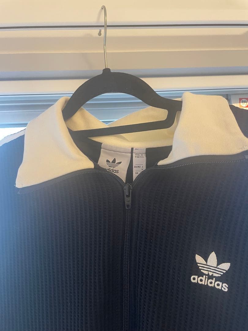 adidas ワッフルトラックジャケットブラック/ホワイト