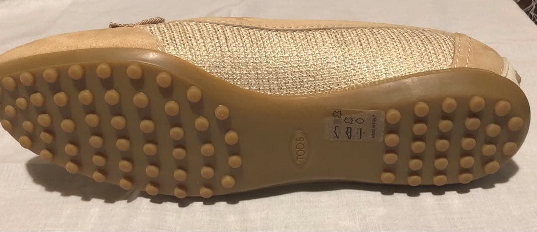 TOD'S スエードフラットシューズ ベージュ