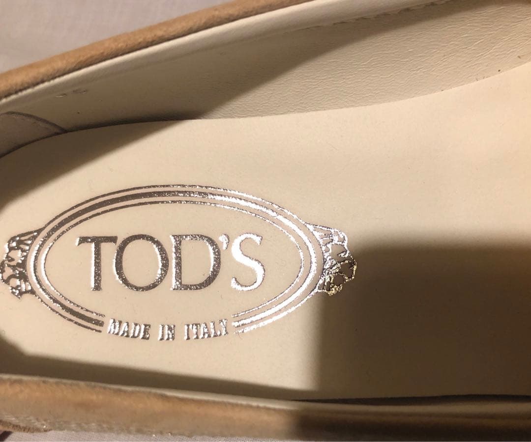 TOD'S スエードフラットシューズ ベージュ