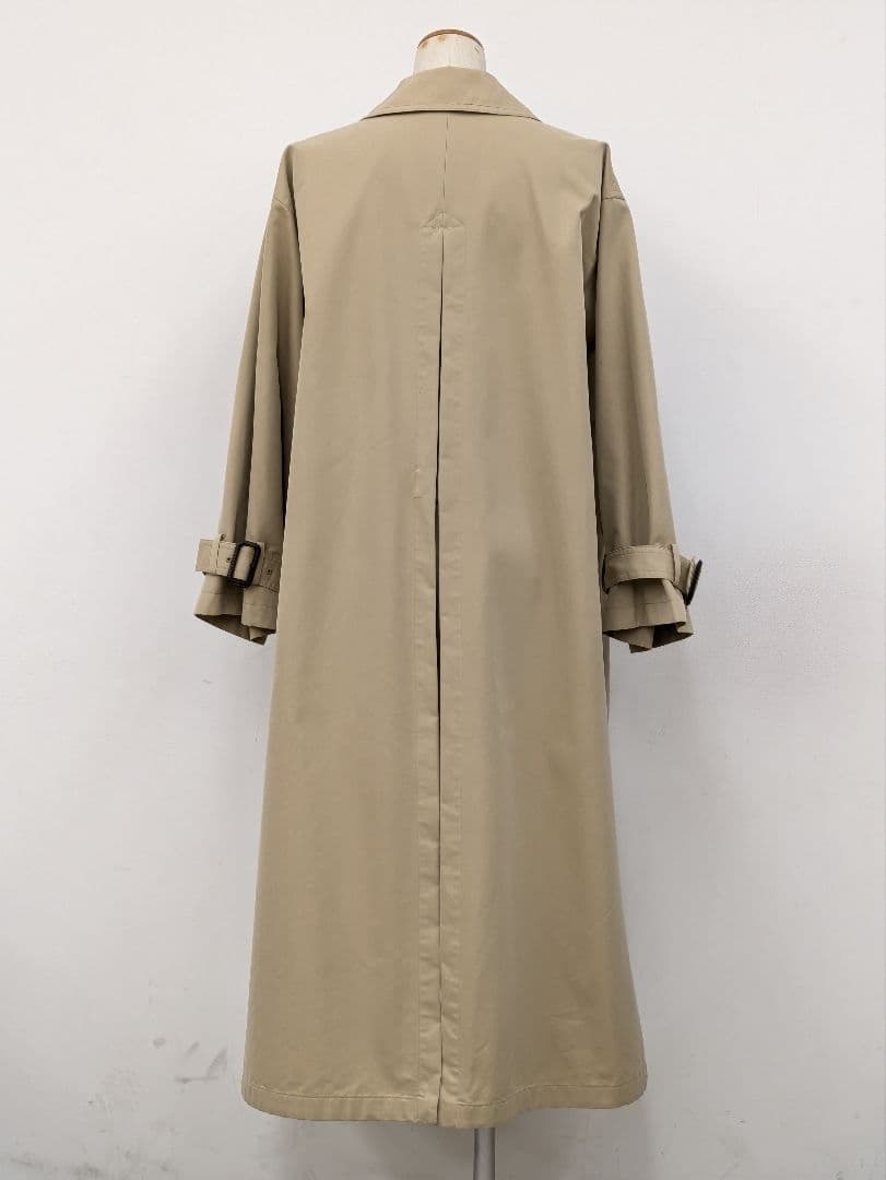 トゥモローランド・MACPHEE（マカフィー）のベージュコート ゆったりデザイン