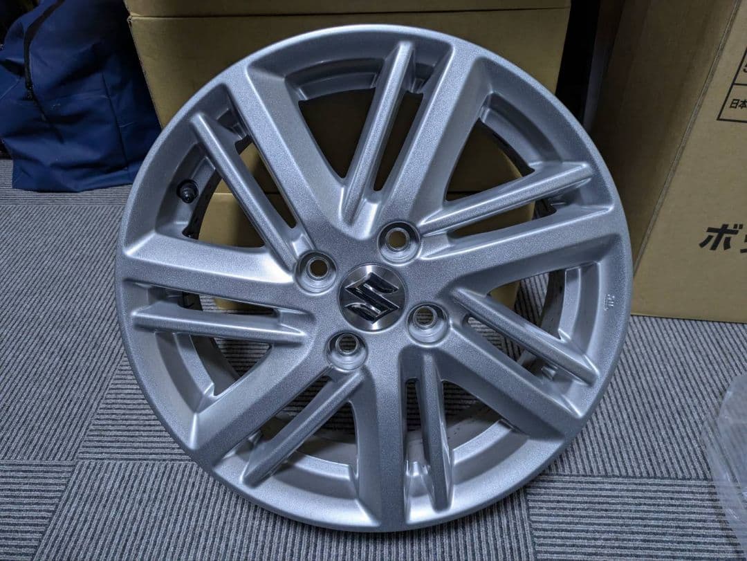 ソリオ　新品純正ホイール