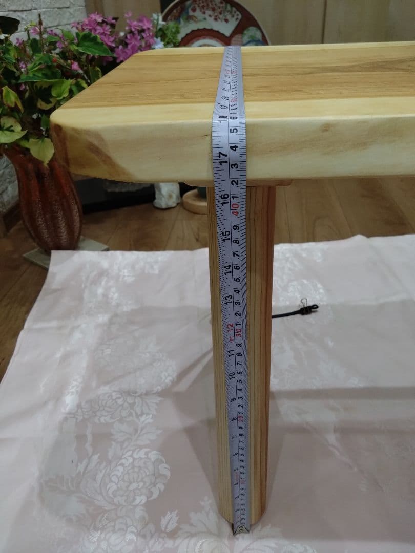 桜の木のローテーブル⑭　値下げ❕桜の模様が綺麗な耳付テーブル　リビング、ソファー