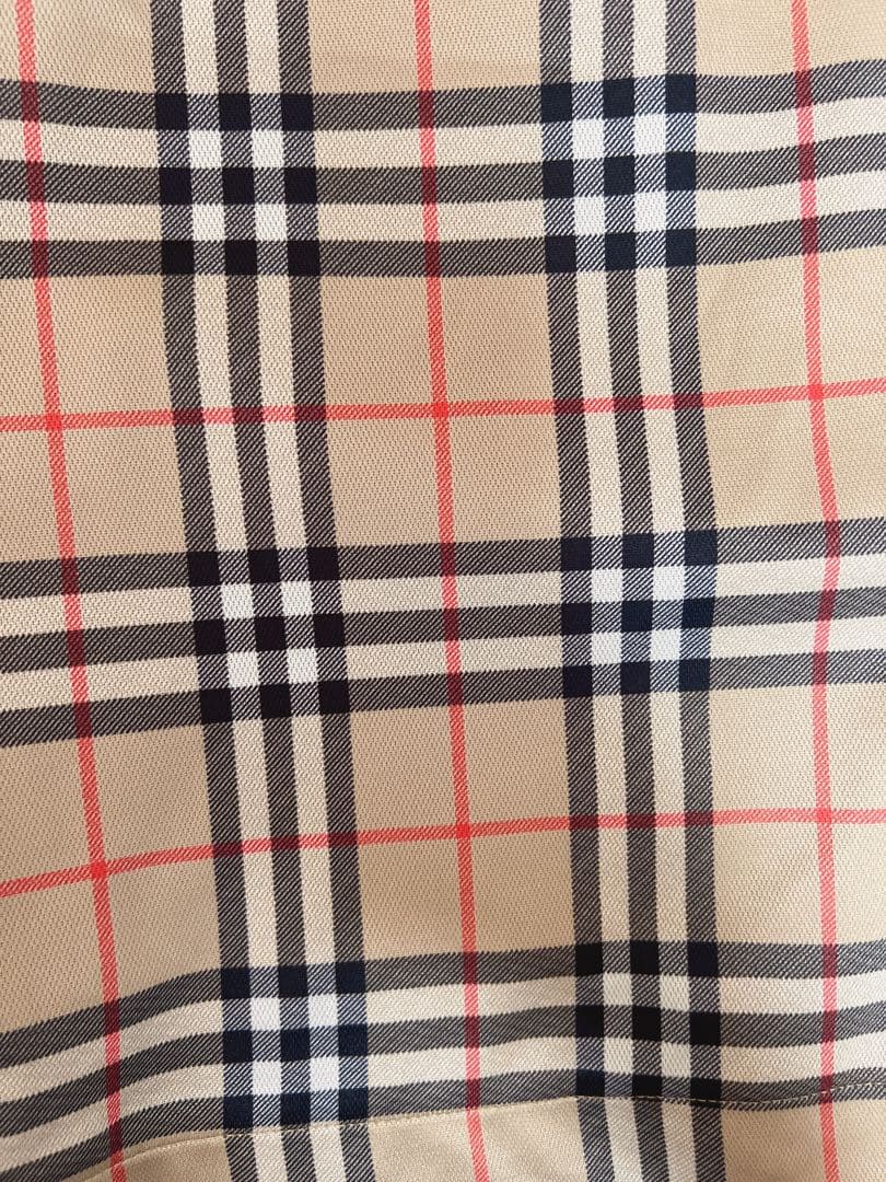 Burberry チェック柄ベージュショートパンツ　M