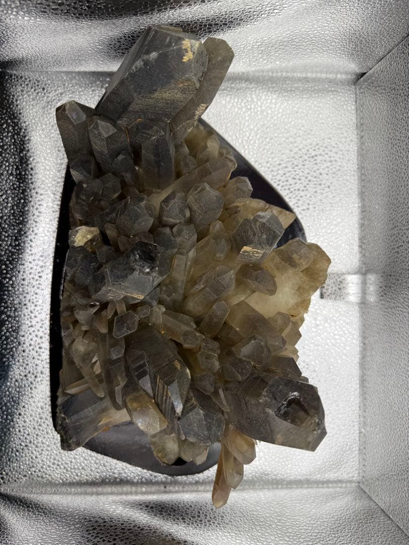 モリオンクラスター超巨大！（天然石）6キロ!!