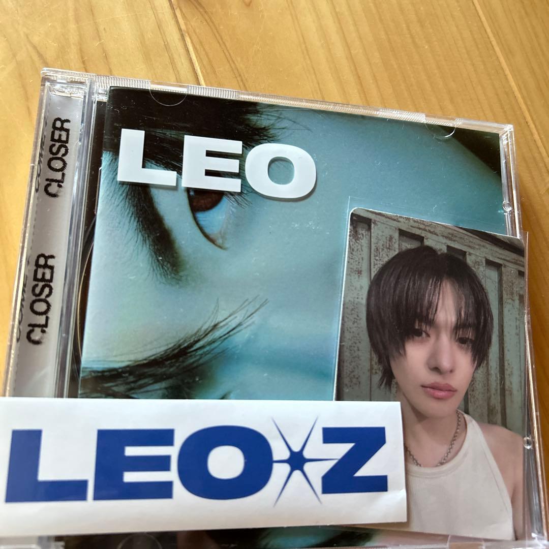 LEO COME CLOSER アルバム