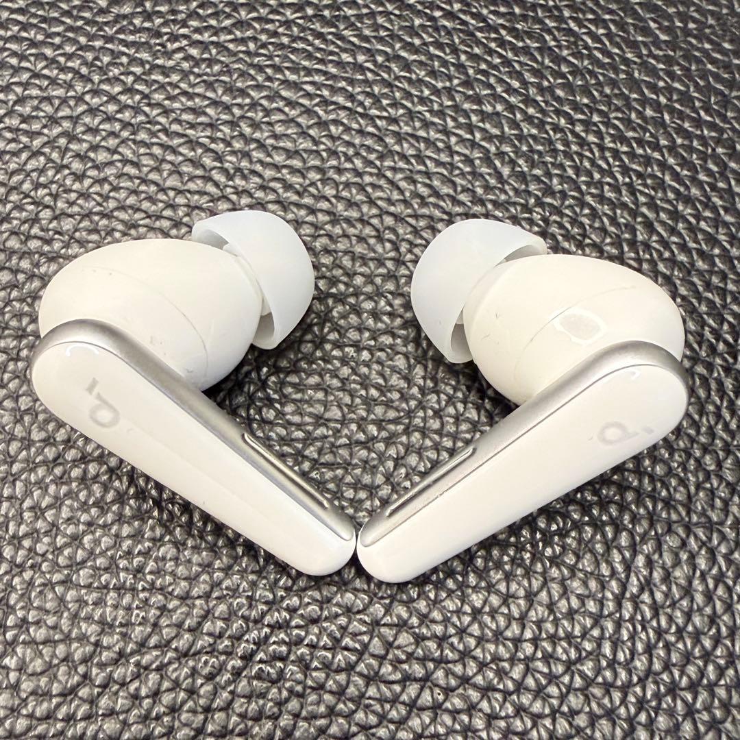 【中古品】Soundcore Liberty5　外箱なし　ケースに若干使用感有り