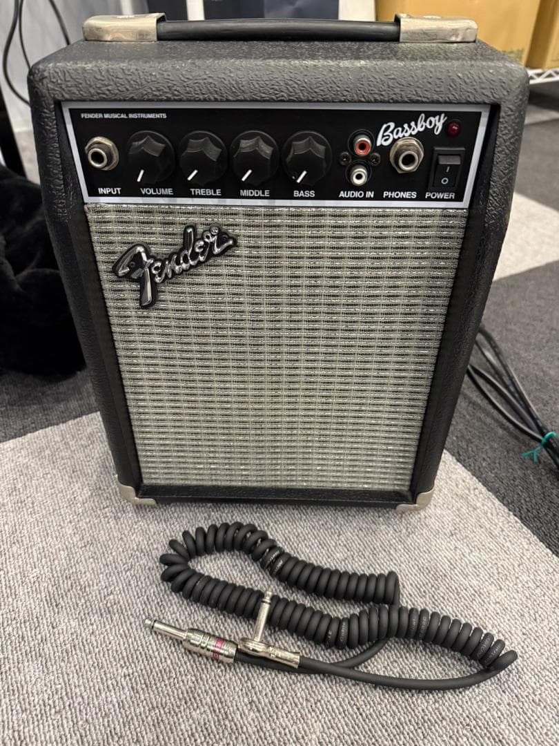 Fender Bassboy ベース用アンプ 小型 ケーブル付き