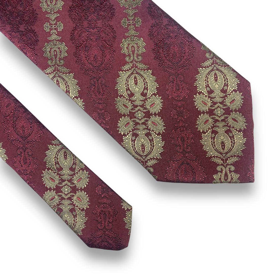 【ほぼ未使用】　イヴサンローラン　ブランド　ネクタイ　ワインレッド　ボルドー　赤